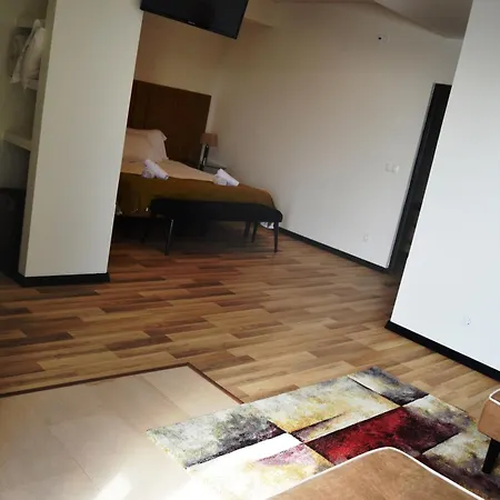 阿尔贝加里亚佩德拉德欧鲁旅馆 3*